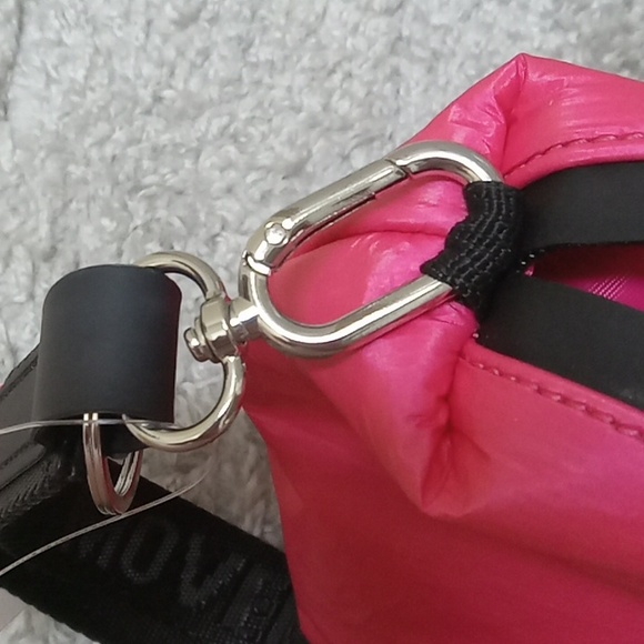 *Final Price* NWT Free People Movement Total Access Pouch - Picture 6 of 8